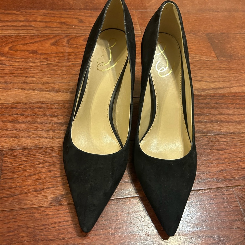 Sam Edelman black suede pumps